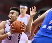 万博体育-社区盾赛程吃紧，辽宁本钢集结日迎来里程碑，态度坚定，资深球员宣示担当(英社区盾杯历年冠军)